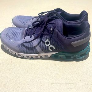 Gentle worn On sneaker